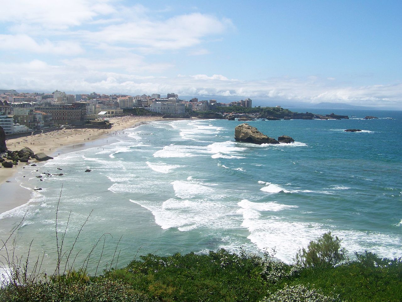 Wybrzeże w Biarritz, fot. Florian Pépellin, wikimeida (na licencji CC BY-SA 3.0)